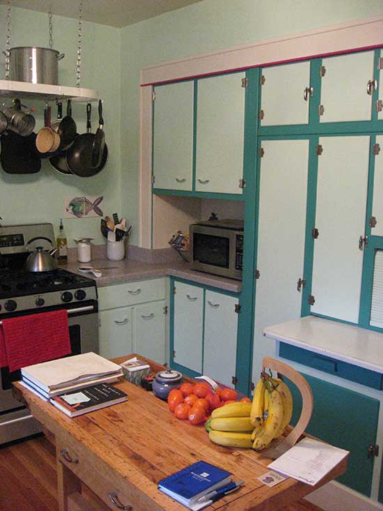 kitchen corner before kitchen corner before